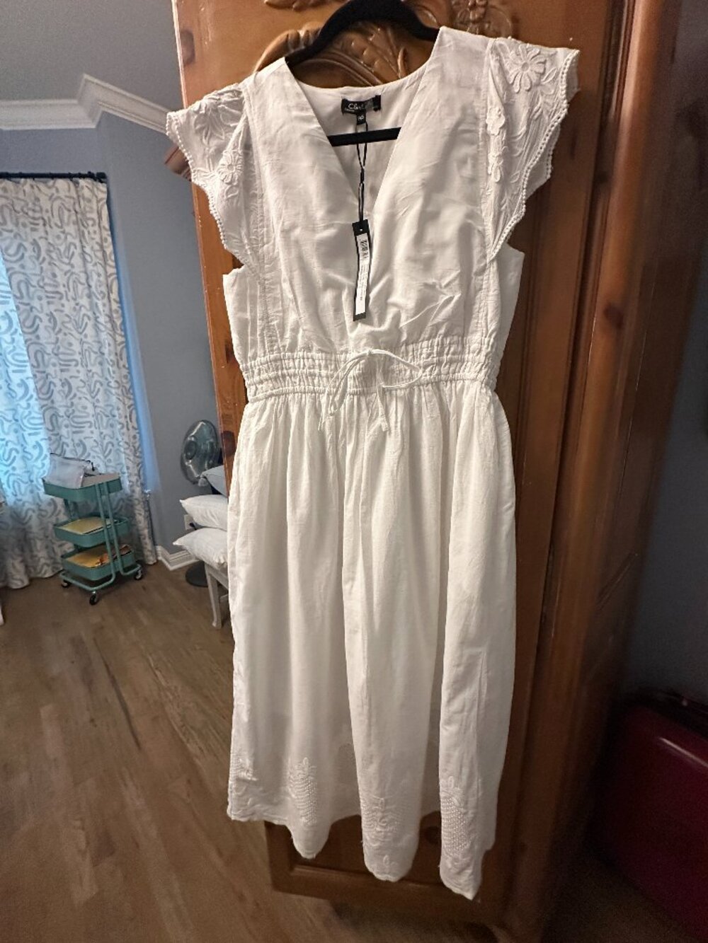 CHARLIE B White V-Neck Elastic Waist Dress NWT